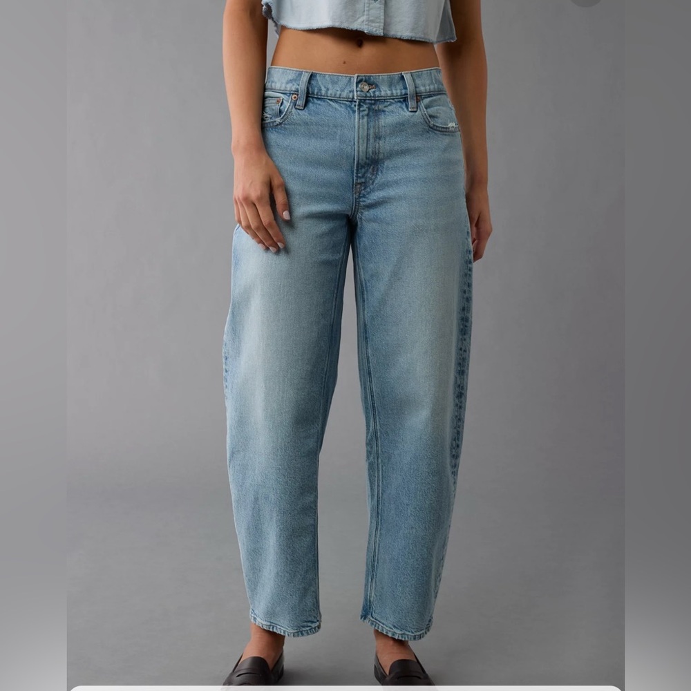 American Eagle Barrel jeans